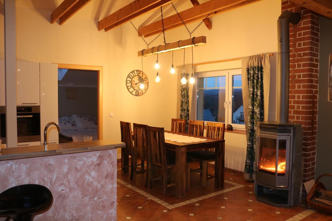 Helle, Offene Dachgeschosswohnung Mit Terrasse Oberloisdorf Екстериор снимка