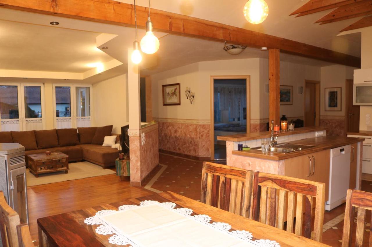 Helle, Offene Dachgeschosswohnung Mit Terrasse Oberloisdorf Екстериор снимка