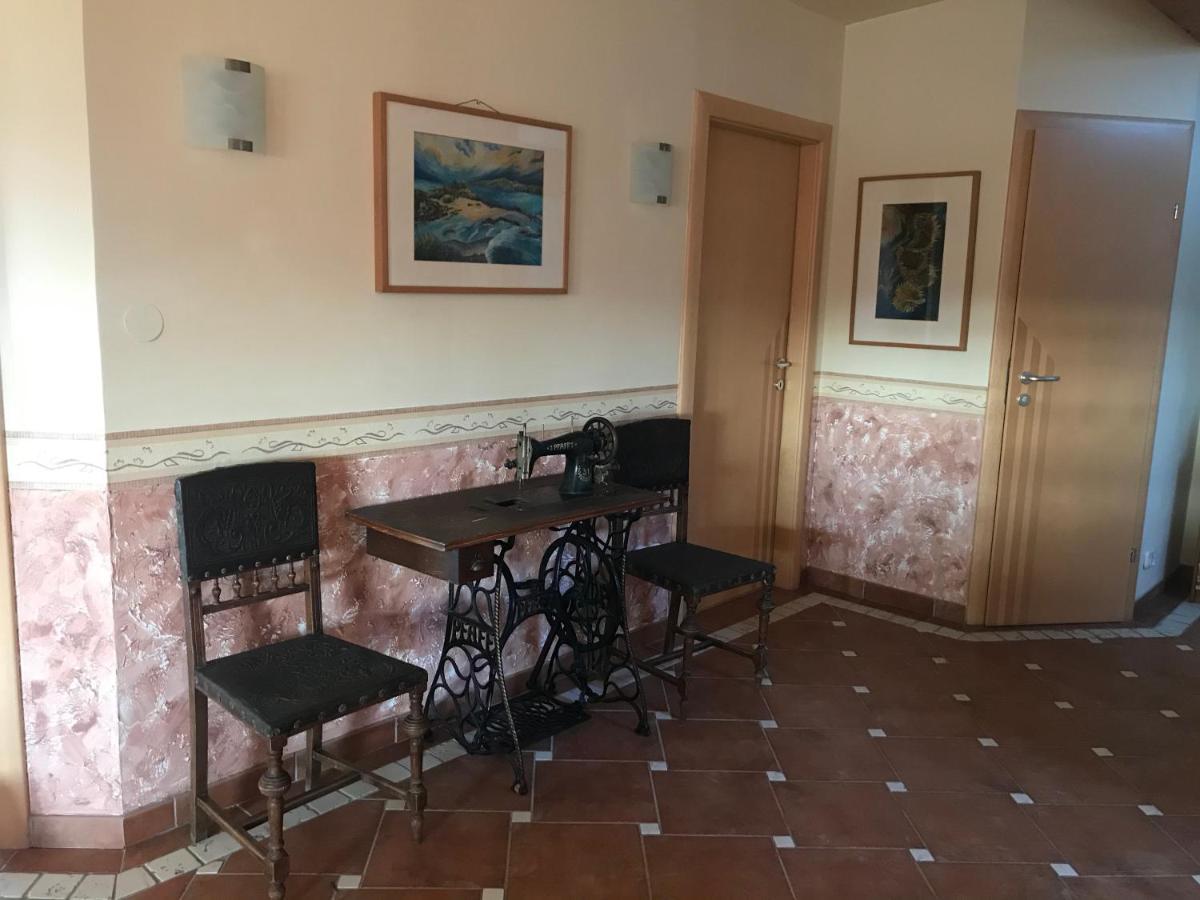 Helle, Offene Dachgeschosswohnung Mit Terrasse Oberloisdorf Екстериор снимка